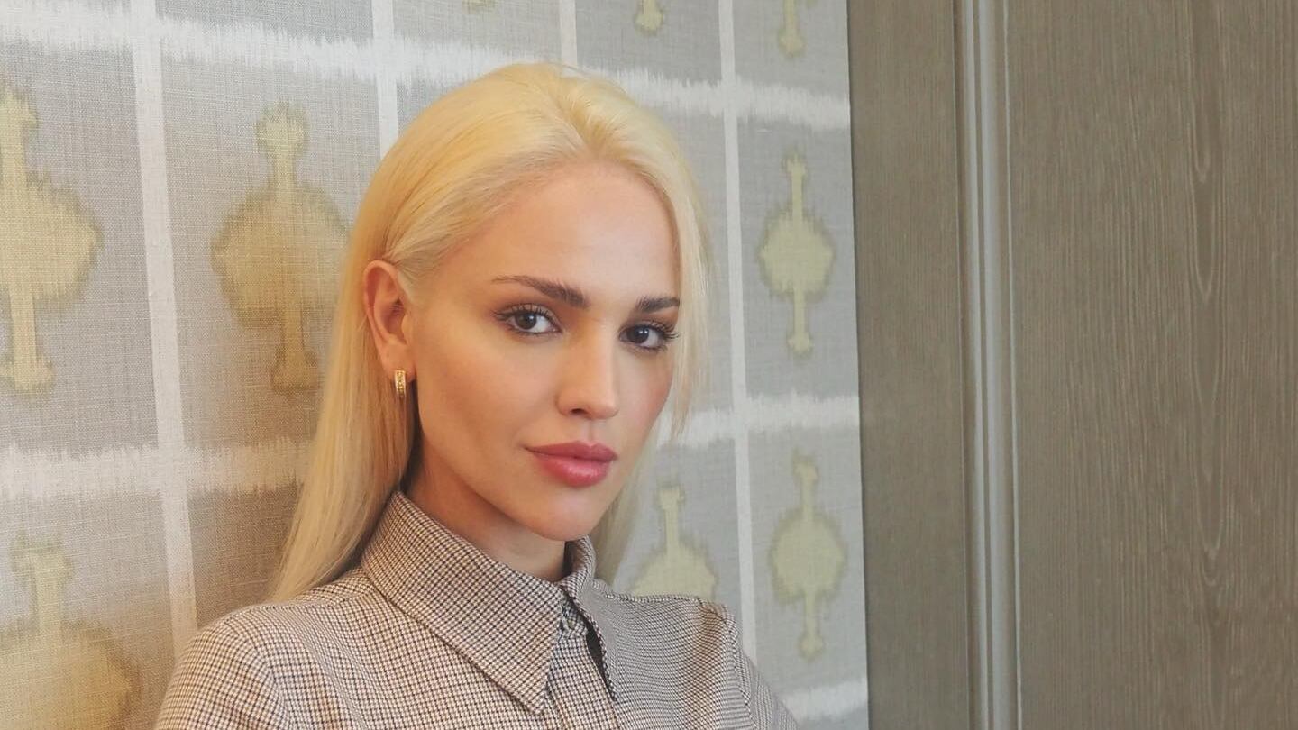 El nuevo cambio de look de la actriz mexicana Eiza González ha cautivado a todos sus seguidores por verse distinta totalmente.