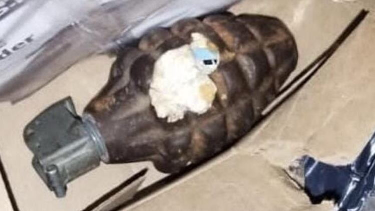 Compra celular por internet y le entregan granada de fragmentación