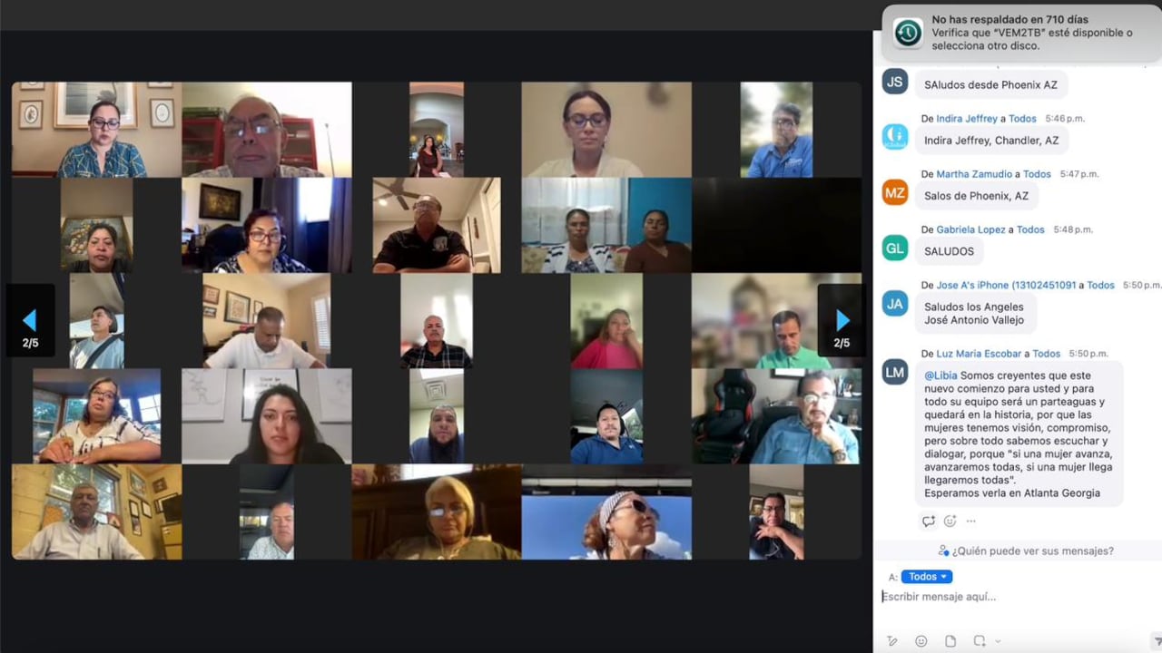 Libia García con más de 100 migrantes.