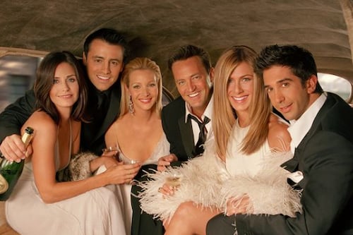 Jennifer Aniston y el resto del cast de ‘Friends’ rompe el silencio por la muerte de Matthew Perry: “Estamos devastados”