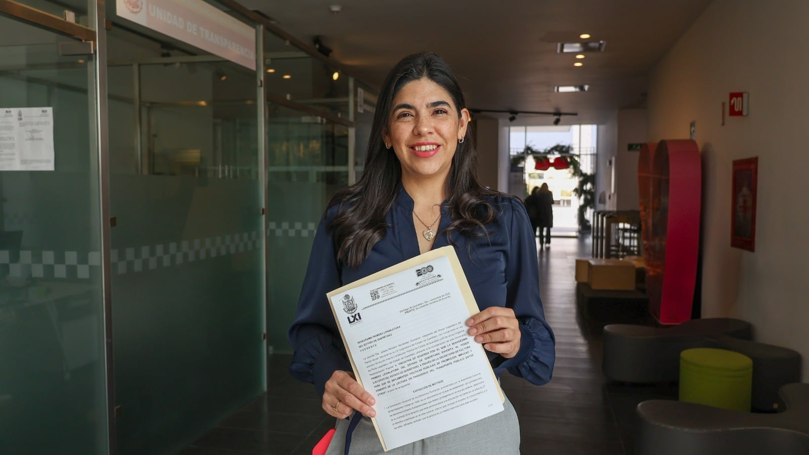 Espacios de lectura en paraderos del transporte público, propone diputada