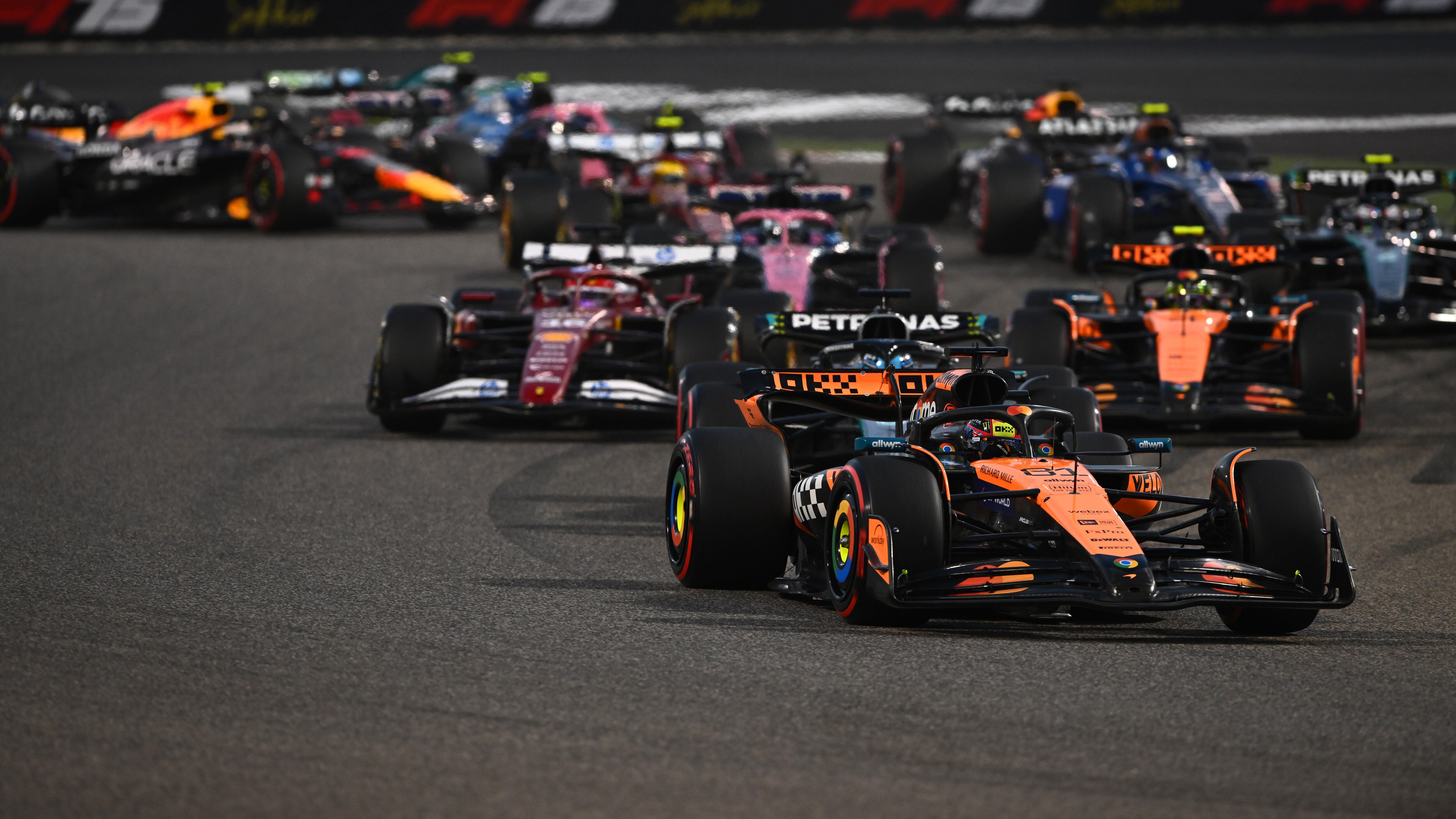 Mercedes se mantiene el primer lugar con el triunfo de Piastri.