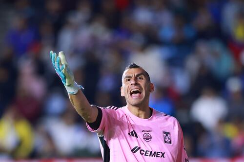 ¡Explotó! Nahuel Guzmán buscó encararse con los baloneros tras caer ante Cruz Azul