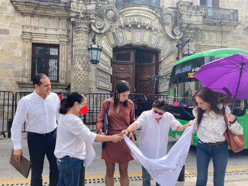 Los vecinos señalaron que estas firmas se están pidiendo de manera personalizada y no por plataformas digitales para que sea un evento participativo de la sociedad.