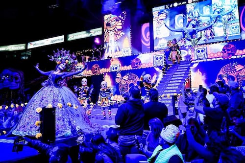 ¡Lucha y tradición! El CMLL desata el inframundo con su festejo de Día de Muertos