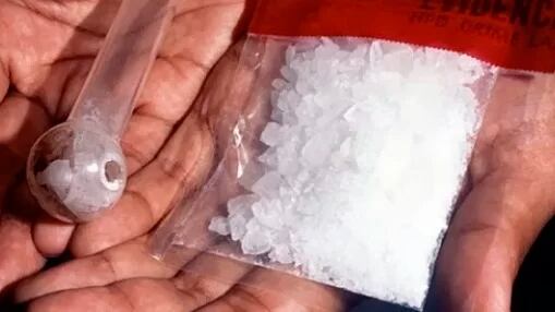 Metanfetamina e 'cachimbo' usado para fumar