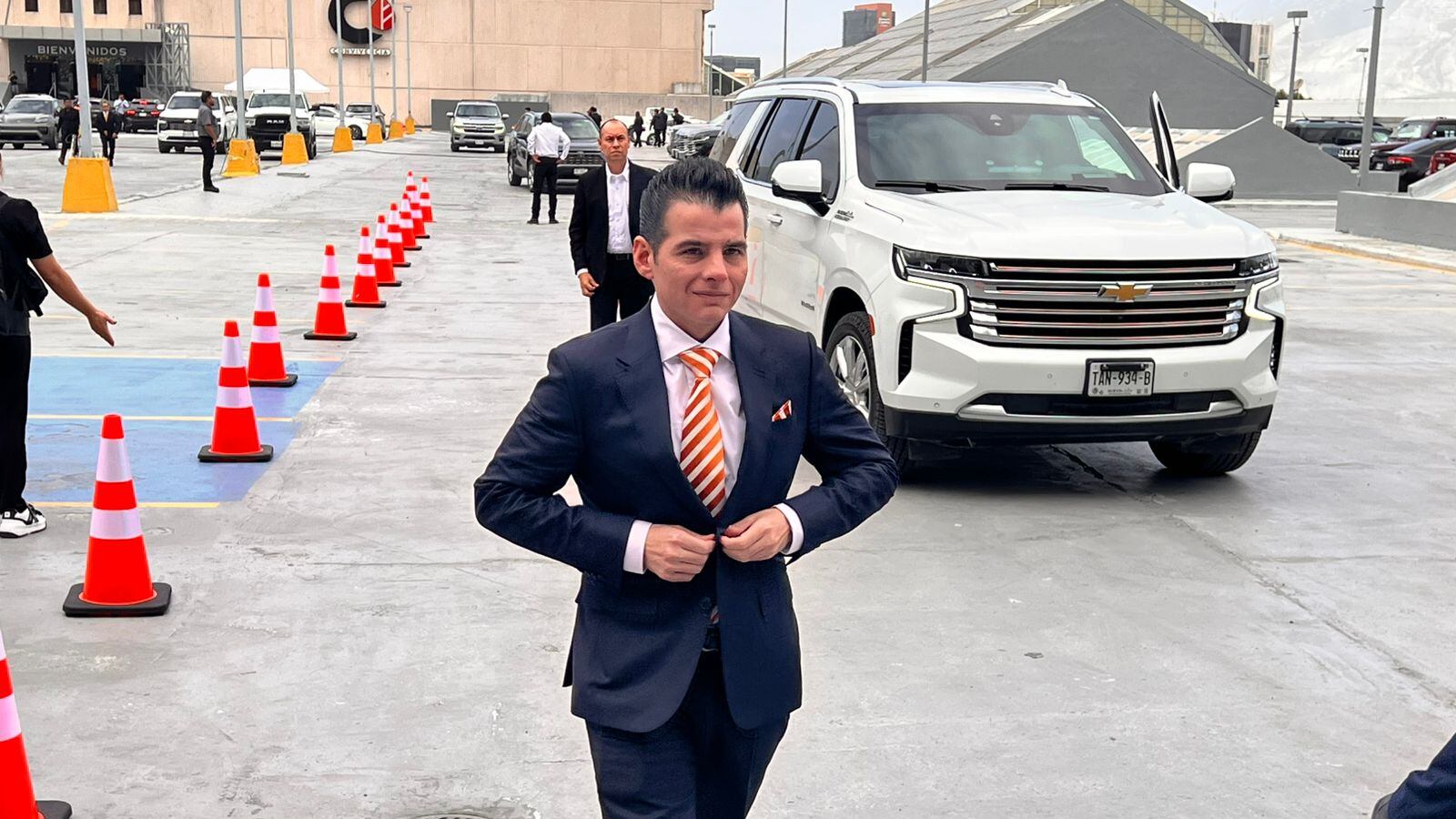 Flores también ha mantenido el diálogo con los alcaldes para conocer sus necesidades.