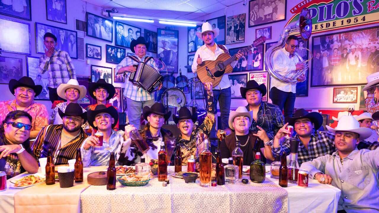 Grupo Firme y Pipe Bueno