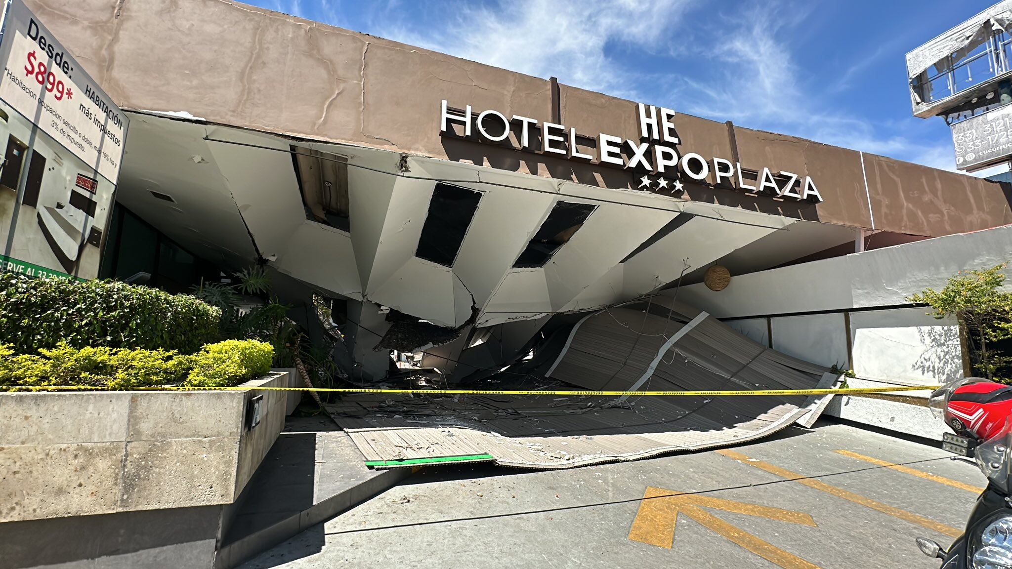 Cae fachada del Hotel Expo Plaza en Jalisco; no se reportan personas lesionadas