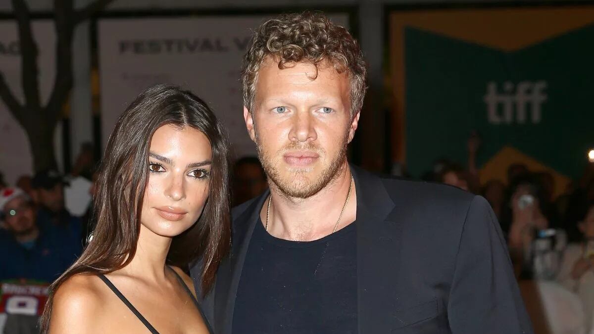Emily Ratajkowski y Sebastian bear Mcclard