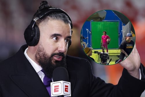 Álvaro Morales explota contra FMF por usar a Memo Ochoa en comerciales del Mundial 2026: “Maldita vergüenza”