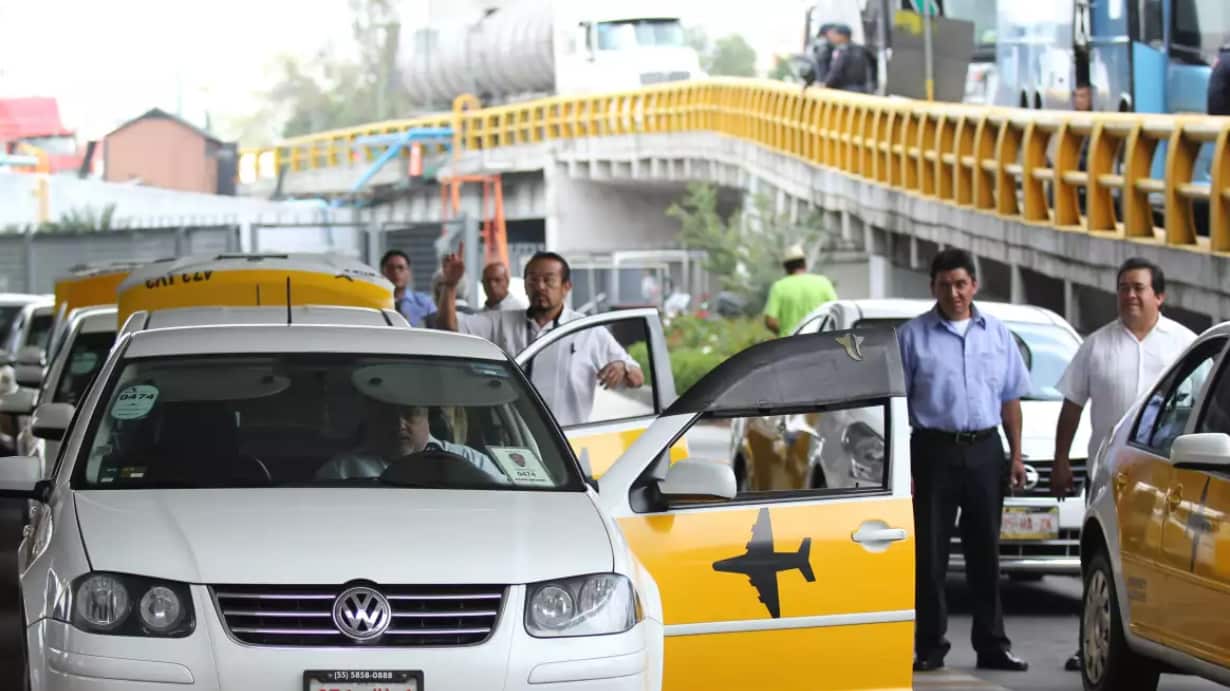 Taxis Sitio 300 AICM