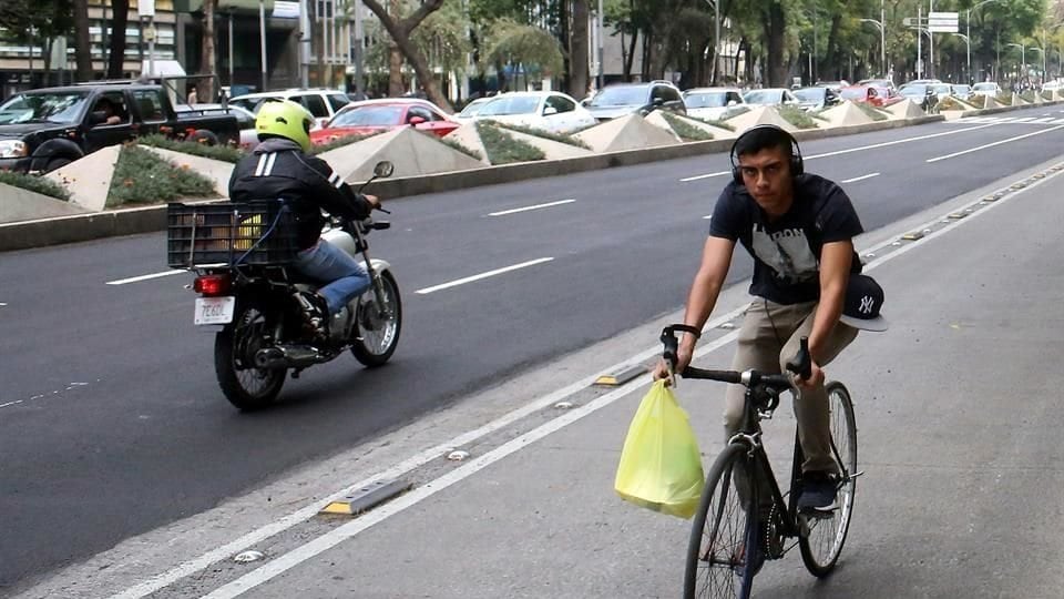 Motocicletas y bicis