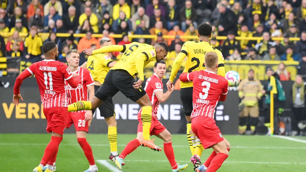 Sebastien Haller se lució en la goleada del Borussia Dortmund