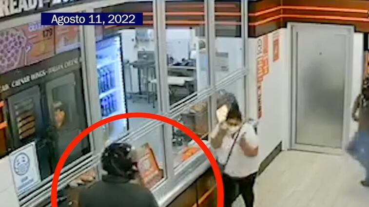 Carlos se encontraba esperando un pedido hasta que unos delincuentes llegaron al lugar y comenzaron a dispararle junto a otras dos personas. (Captura de pantalla)