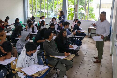 Apenas siete de cada mil estudiantes en México alcanzan niveles destacados