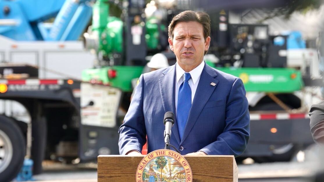 Gobernador de Florida Ron De Santis actualiza información sobre el huracán Milton.