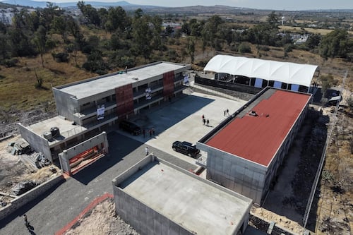 Avanzan reparaciones de escuelas afectadas por lluvias