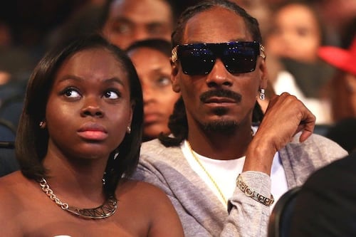 Hija de Snoop Dogg rompe el silencio tras haber sufrido un “derrame cerebral severo”