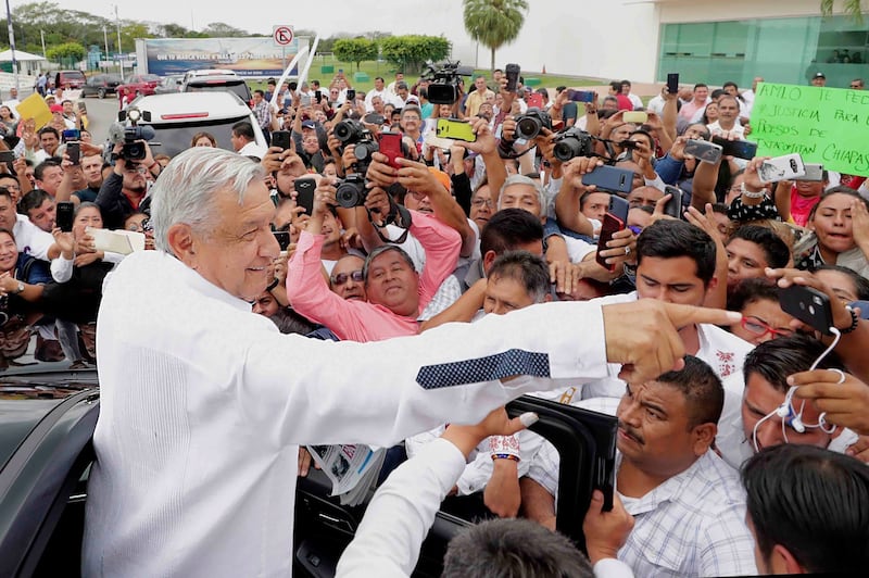 Líderes sociales, principal riesgo para Sedena en giras de AMLO