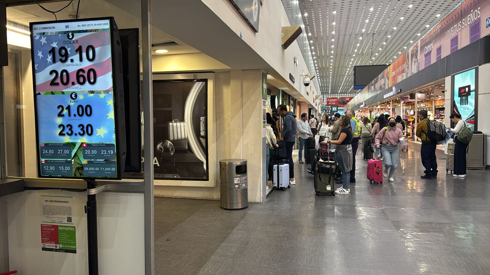 Peso mexicano se fortalece frente al dólar pese a aranceles de Trump: 19.10 en aeropuertos