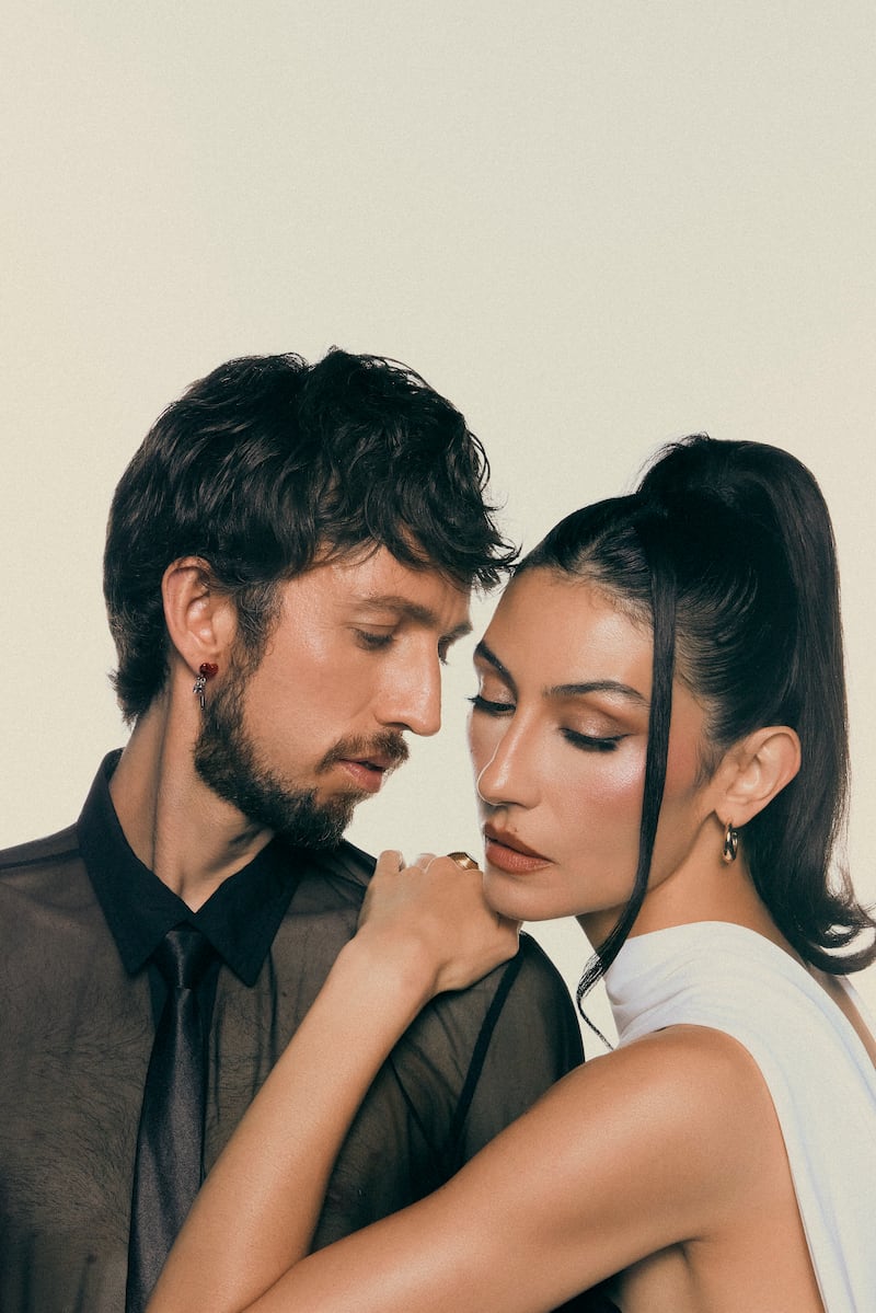 Daniela Spalla y Esteman debutan como dúo con su álbum ‘Amorío’
