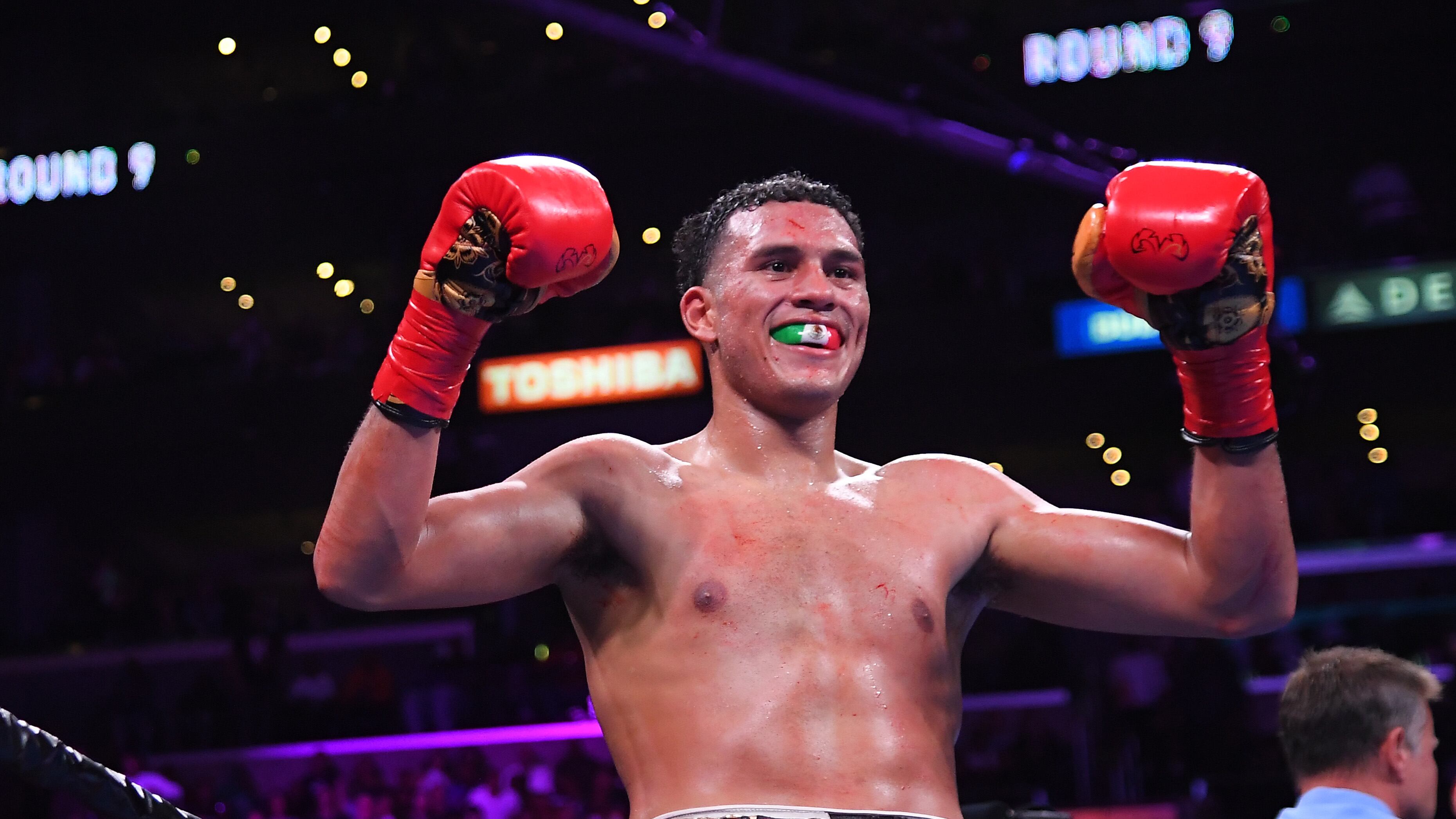David Benavidez dice que 'Canelo' Álvarez no quiere pelear con él por miedo.