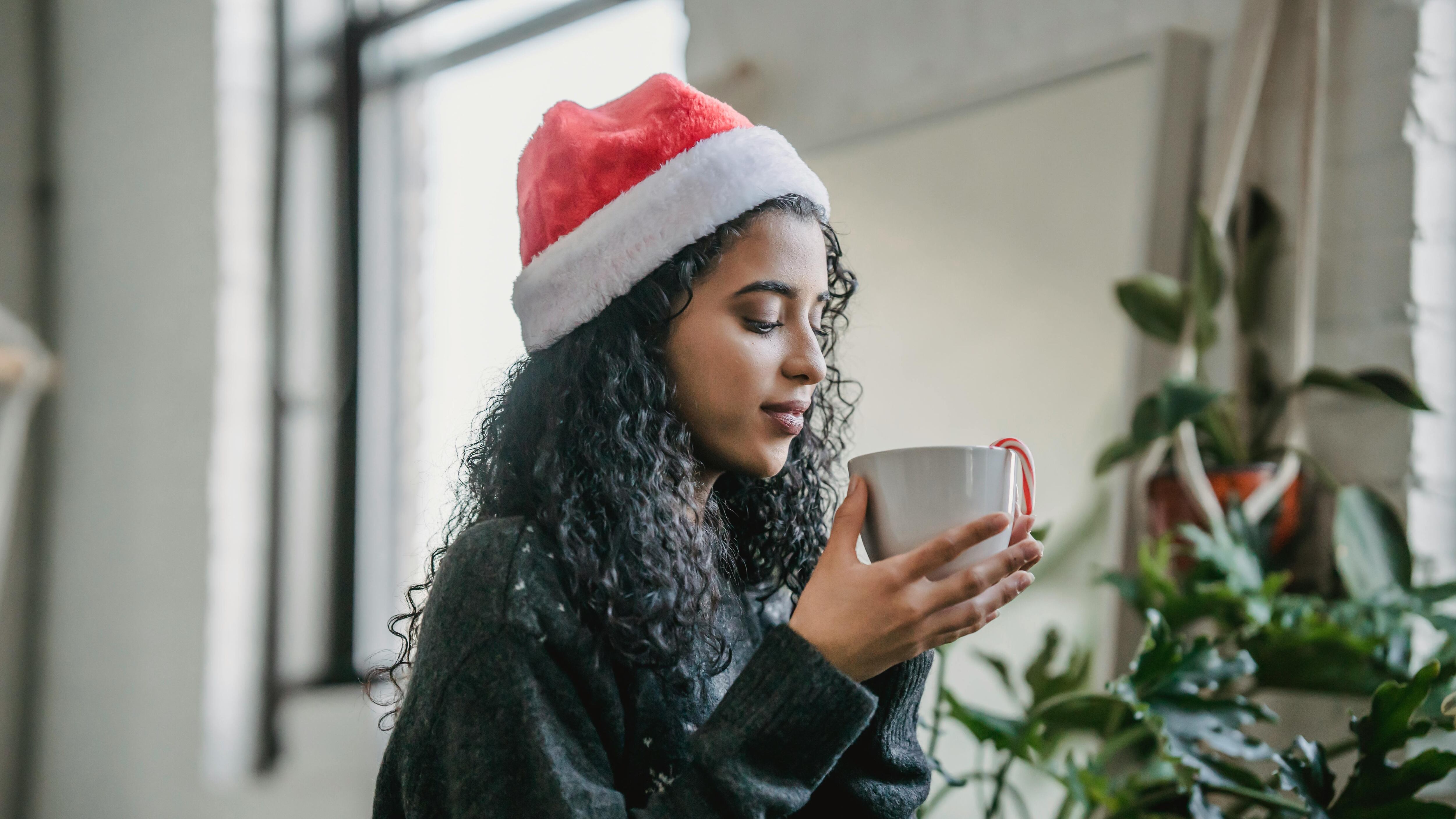 Convierte tu hogar en un santuario del bienestar invernal a través sensaciones aromáticas que recuerdan lo mejor de la temporada