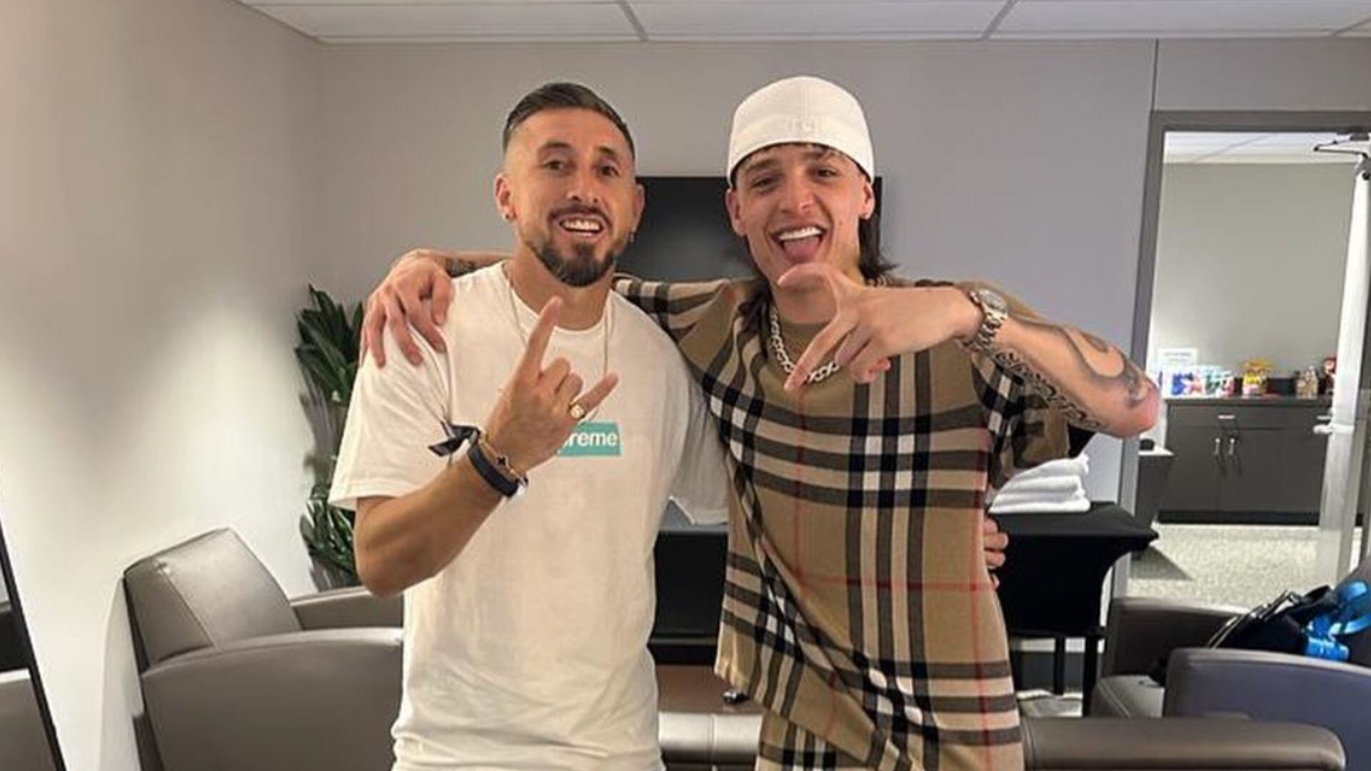 Peso Pluma y Héctor Herrera