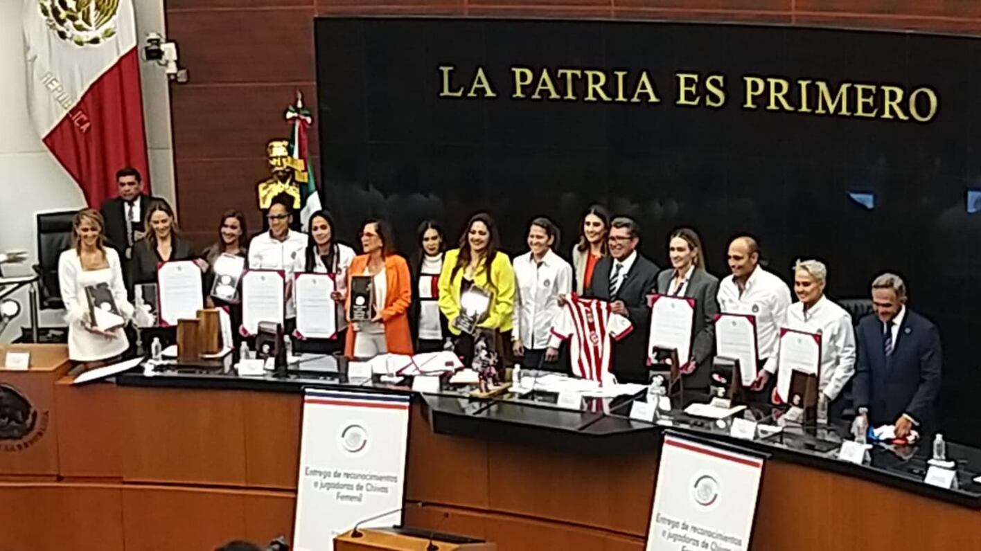 Reconocimiento Chivas femenil