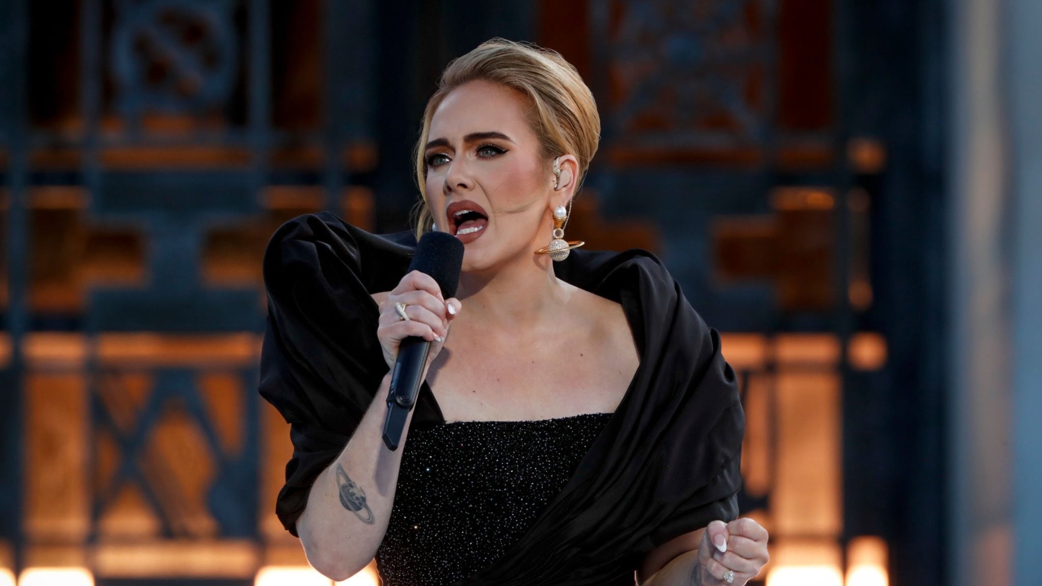 Se espera que la cantante Adele lance más de 500 mil discos de vinilo de su producción ‘30’ que saldrá el próximo 19 de noviembre.