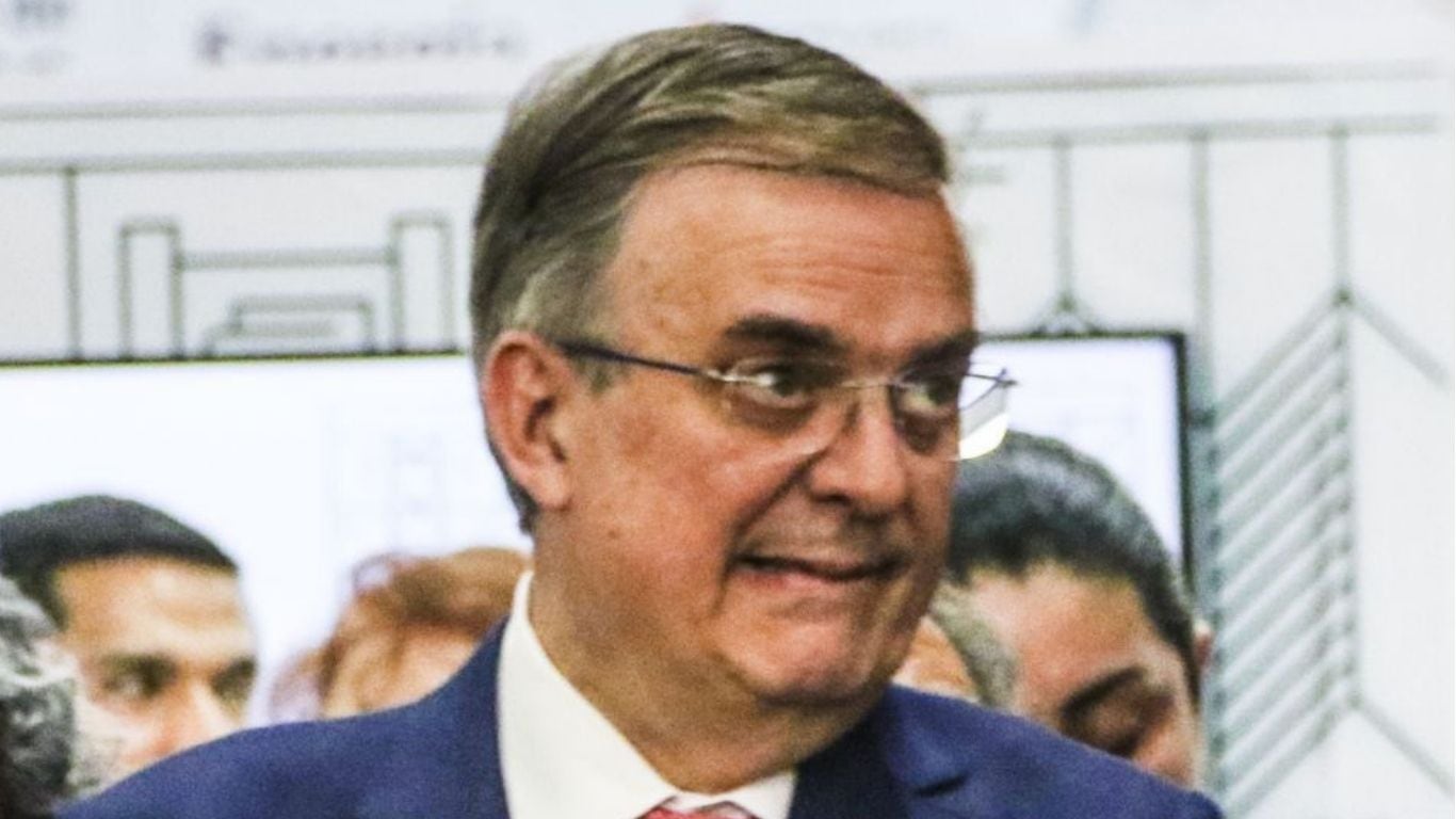 Ebrard responde a la polémica de su hijo en Reino Unido
