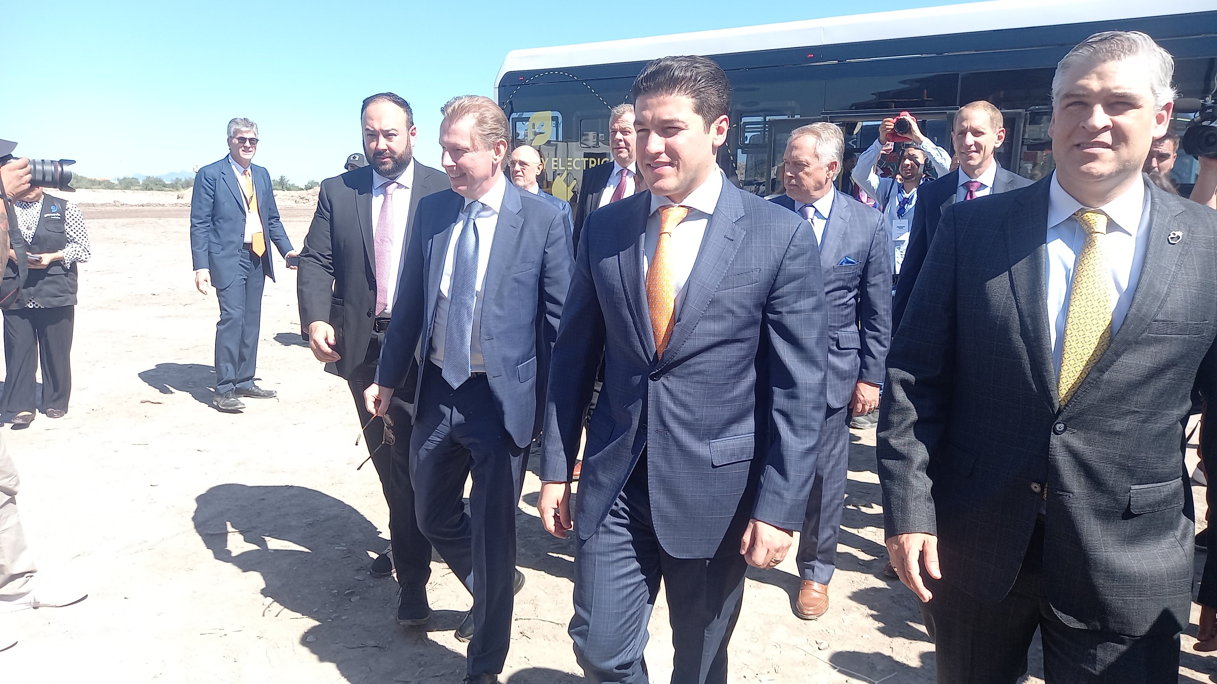 El gobernador Samuel García ha expresado su deseo de tener una buena relación con el Congreso.