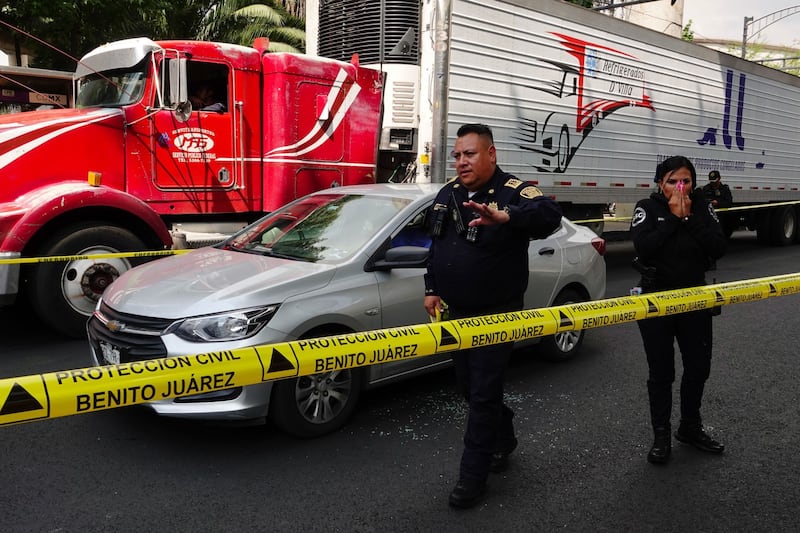 En un supuesto ataque directo un hombre murrio luego de ser atacado con un arma de fuego en la colonia Benito Juárez.