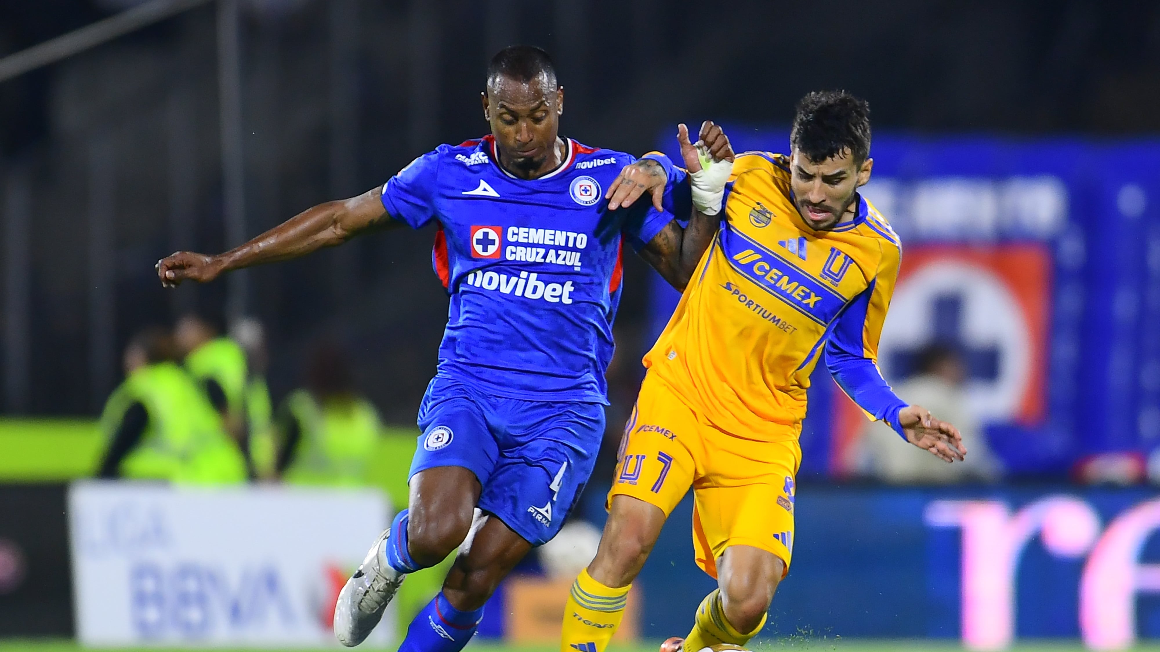 Cruz Azul vs Tigres UANL