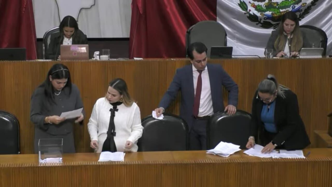 La votación en la Sesión del Pleno se hizo a través de cédulas.