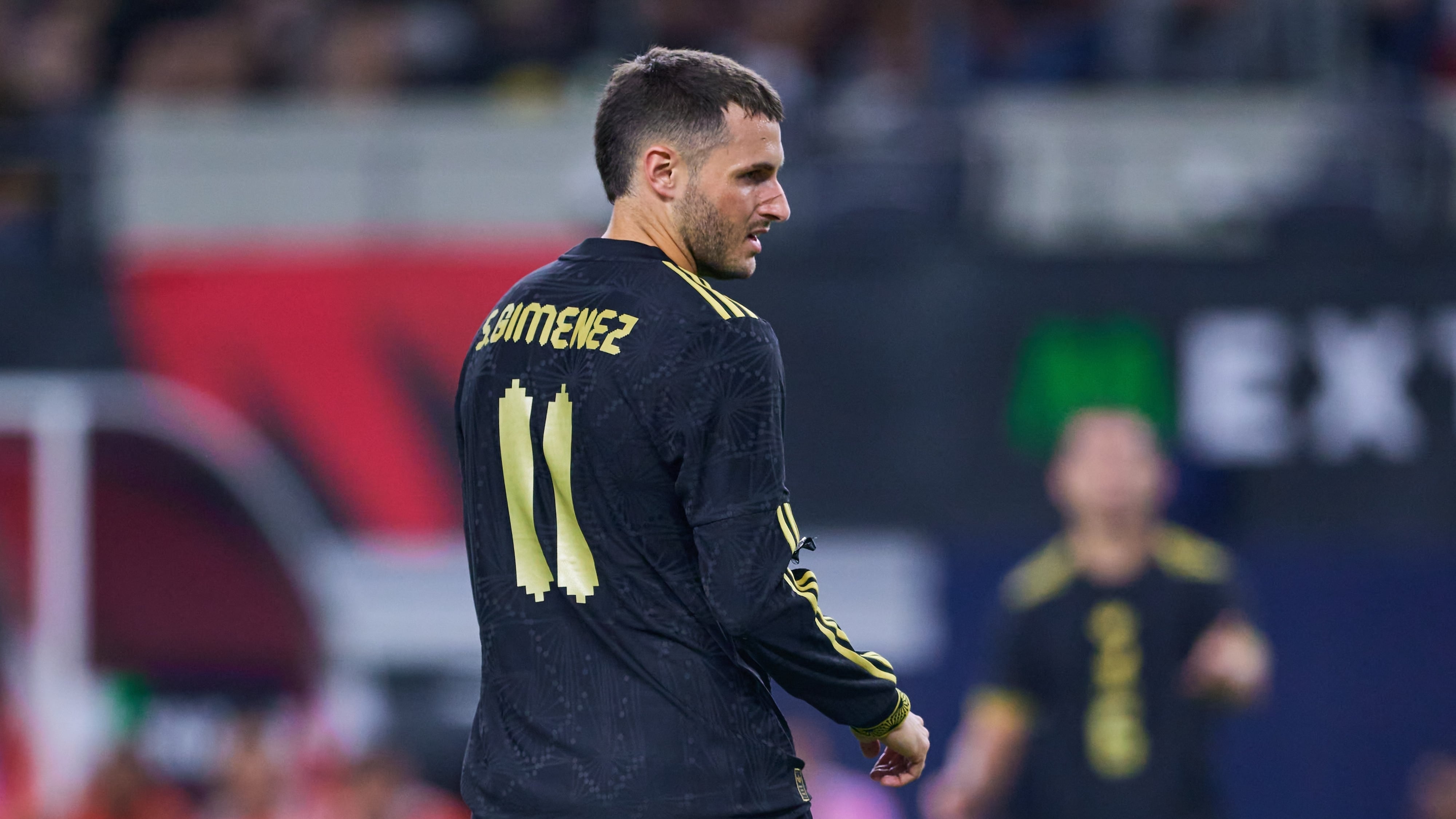 Santiago Giménez se perderá la fecha FIFA de noviembre.