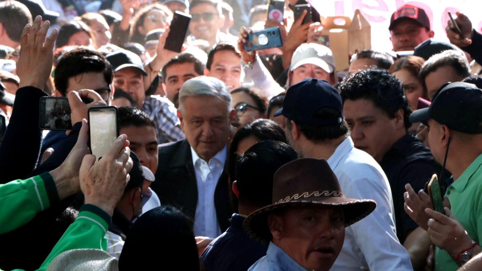 Los simpatizantes querían tocar al presidente de México. (Ángel Cruz/ Publimetro)