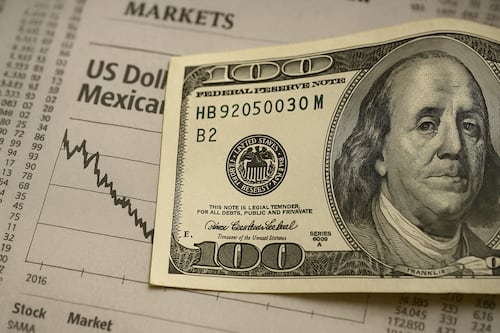 Dólar hoy 5 de noviembre: el peso retrocede y toca su nivel más bajo en casi dos meses