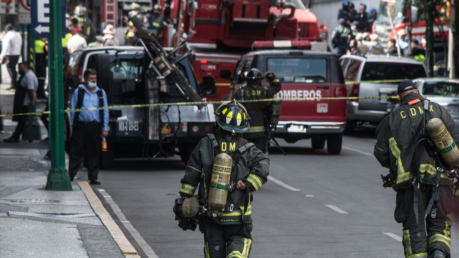 Los bomberos de la CDMX serán equipados con uniformes contra incendios. Foto: Cuartoscuro