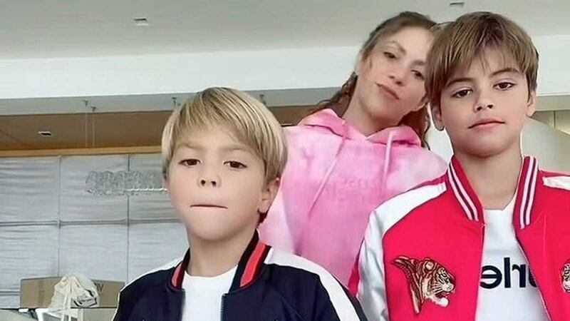 Shakira y sus hijos.
