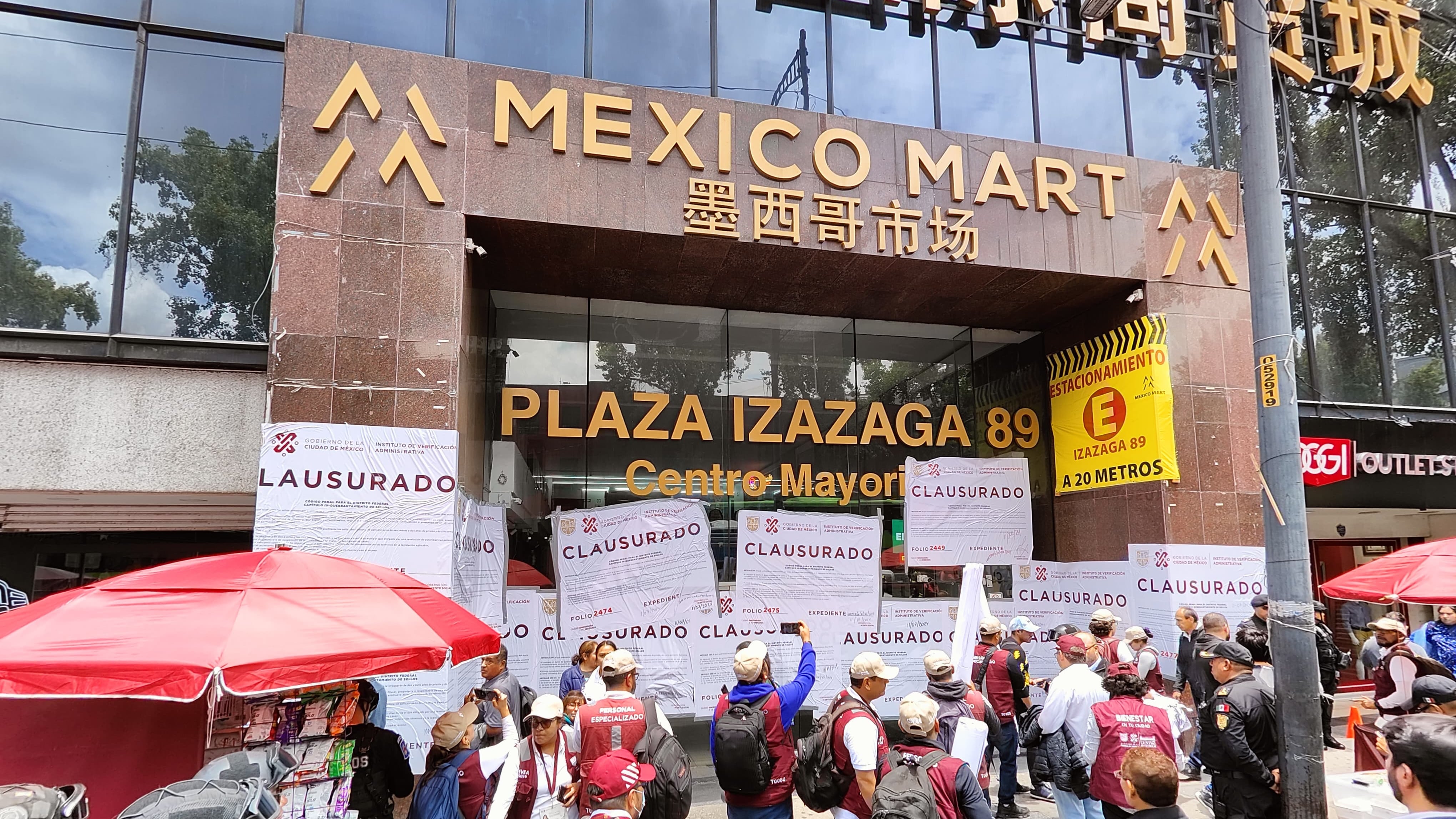 Clausuran Plaza Izazaga, famosa por venta de productos chinos