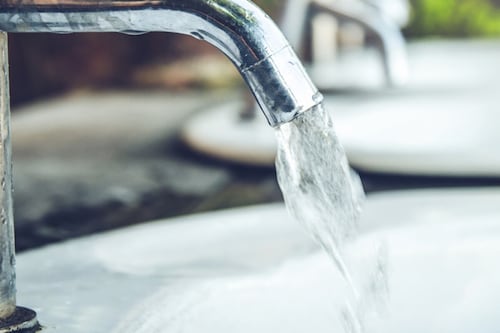 Busca UAQ facilidades para saldar deuda de agua en SJR