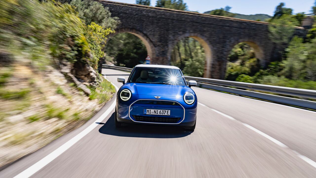 Mini se renueva totalmente: va eléctrico y gasolina
