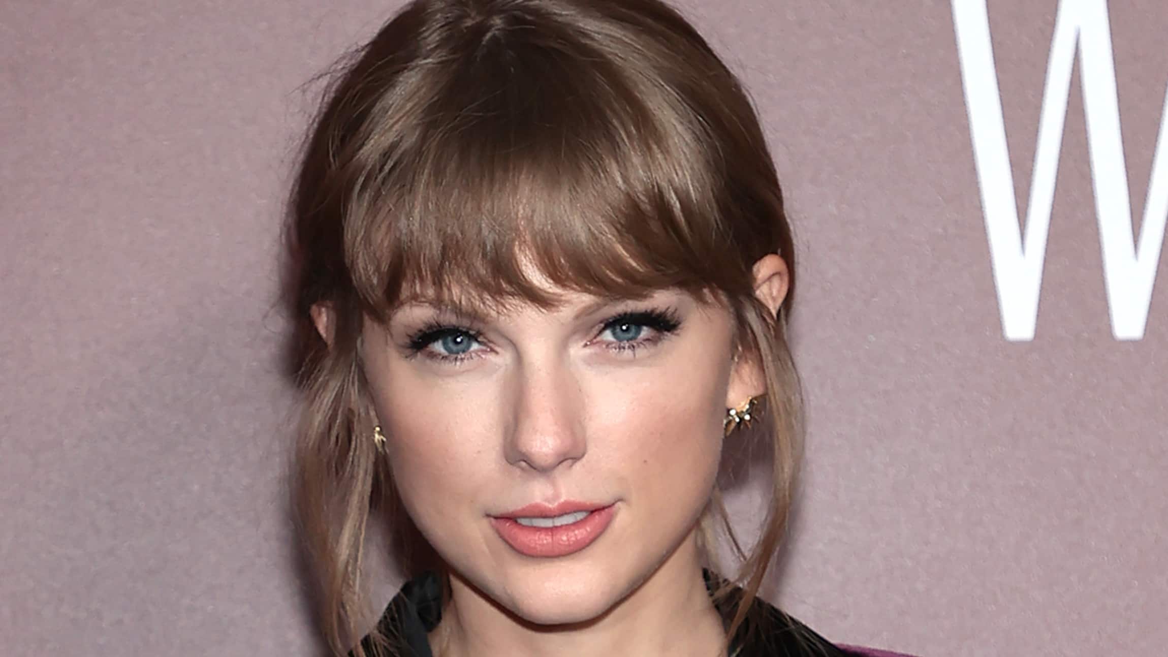 Taylor Swift. / Foto: Dimitrios Kambouris/Getty Images.