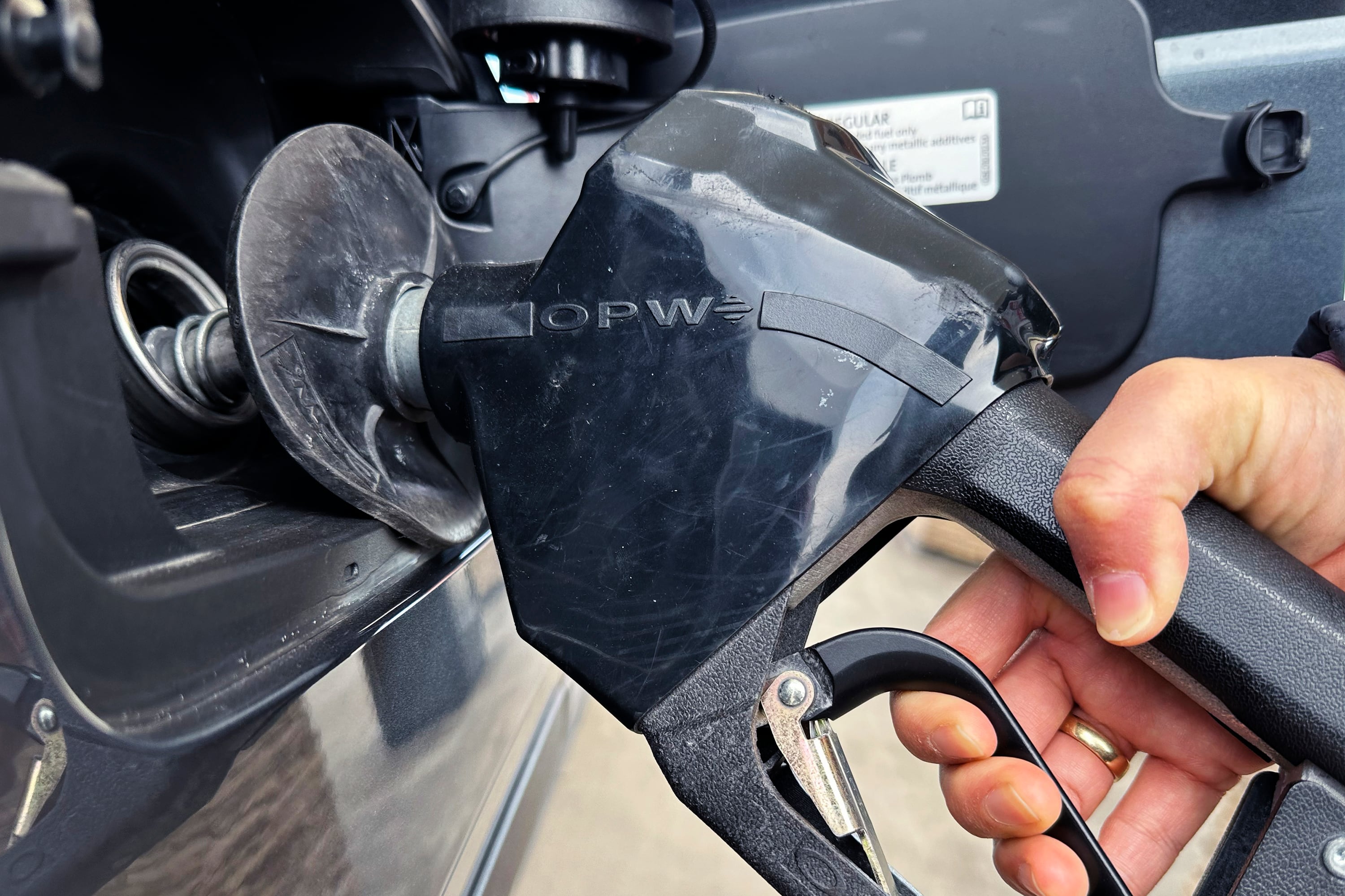 ¿Cómo es que Costco logra vender gasolina barata en Estados Unidos? 