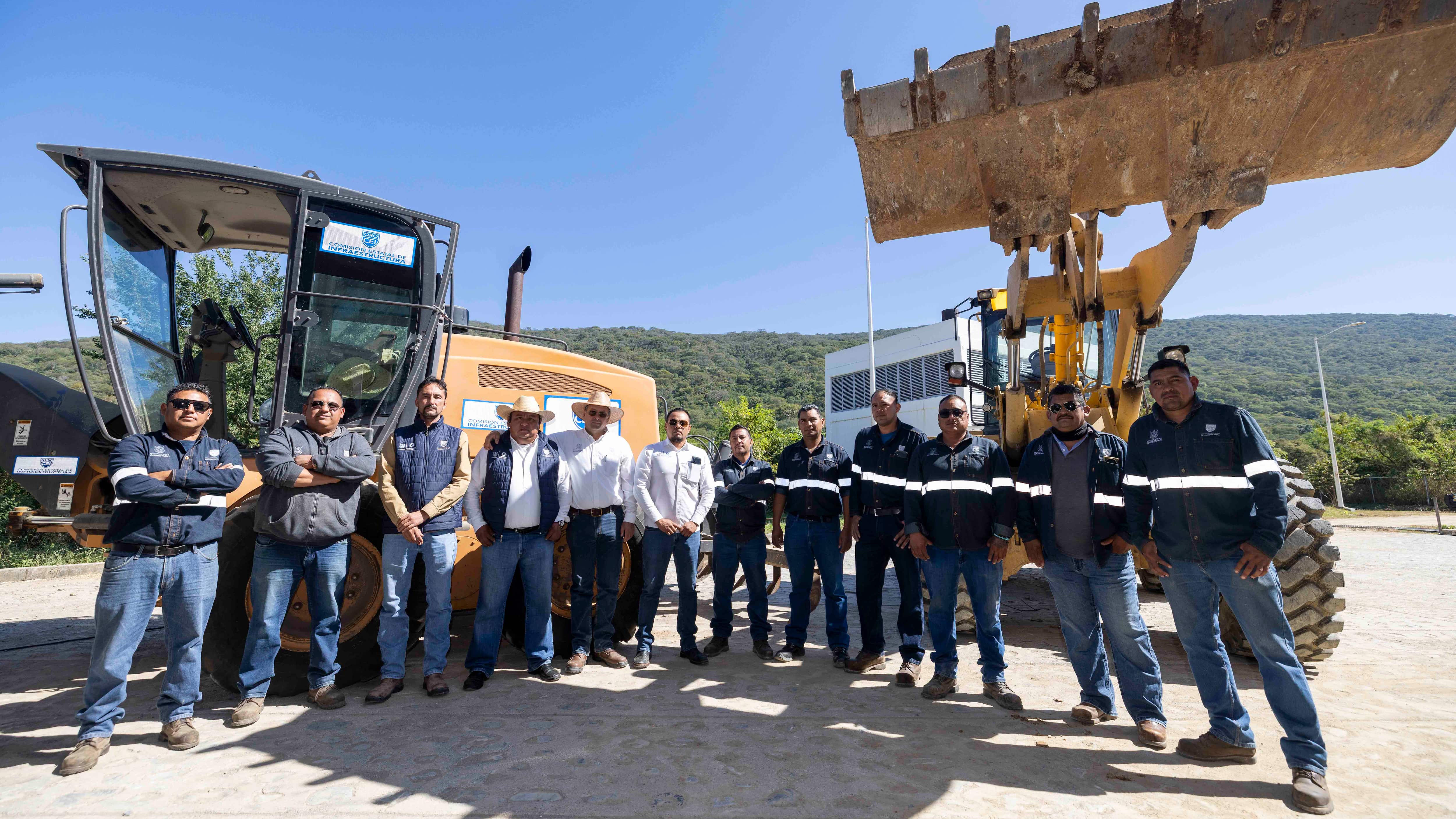 Arranca reconstrucción de caminos de la Sierra y el semidesierto