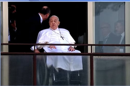 Su vida sí corrió peligro: Papa Francisco regresa al Vaticano tras hospitalización