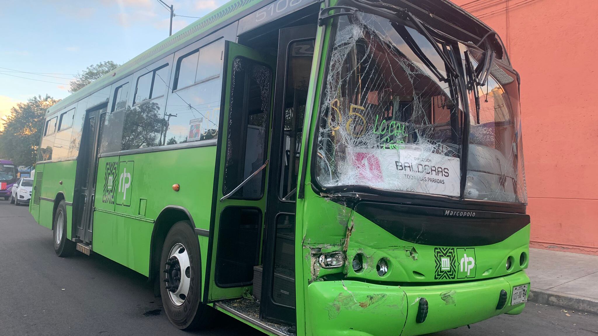 La unidad se habría pasado un alto. (Especial)