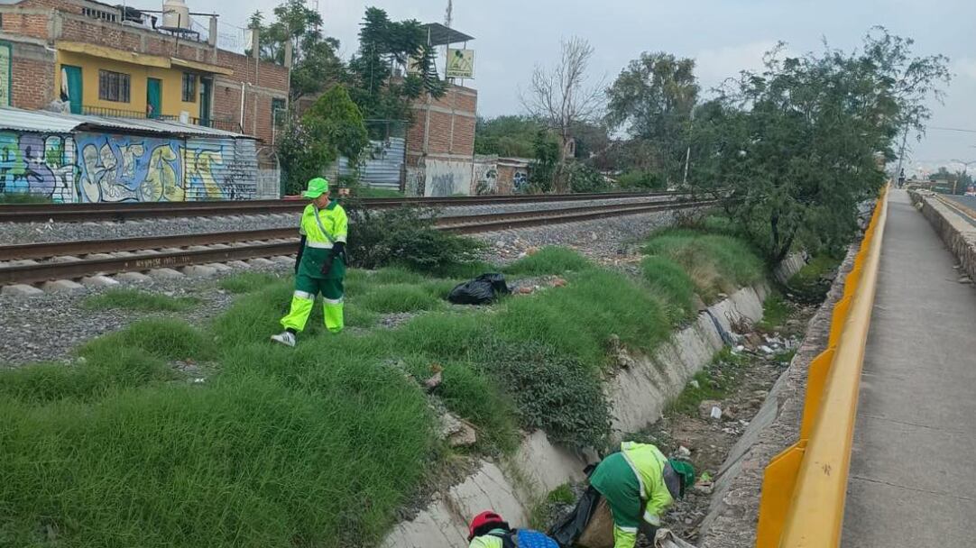 Fugas y basura en tubería y arroyos han dificultado normalizar el servicio.